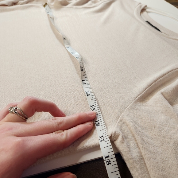 Banana Republic Factory Longsleeve Shirt Womens SZ XS White Pleating - Picture 8 of 11